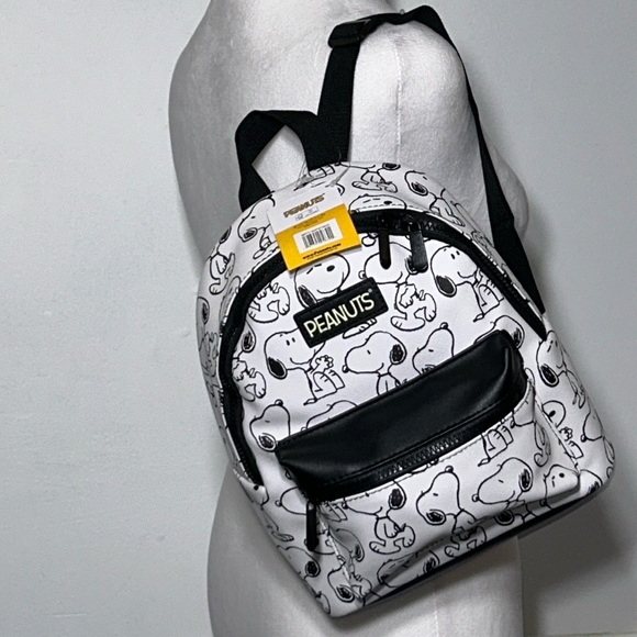 Bioworld | Bags | Peanuts Bioworld Snoopy Black And White Vinyl Mini ...